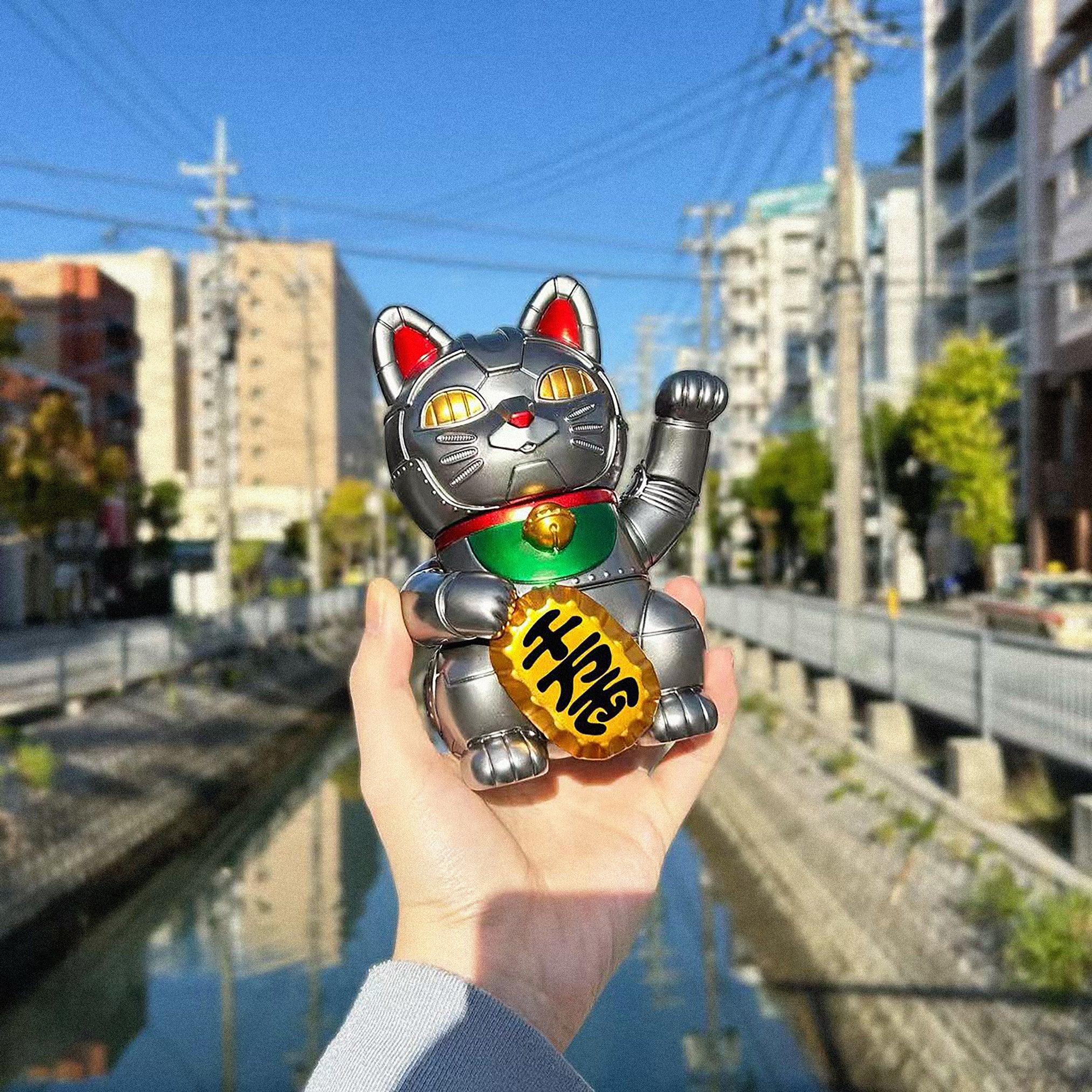 Mechanical Lucky Cat